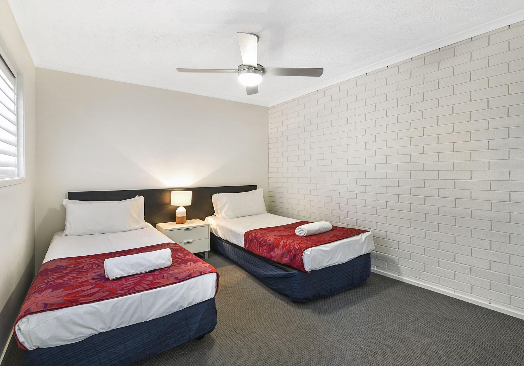Broadbeach Travel Inn Apartments Gold Coast Buitenkant foto