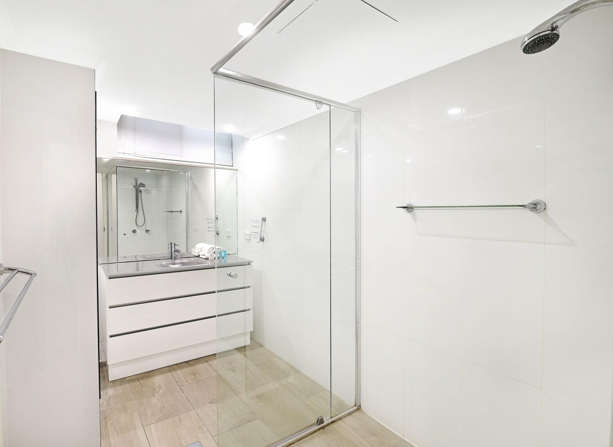 Broadbeach Travel Inn Apartments Gold Coast Buitenkant foto