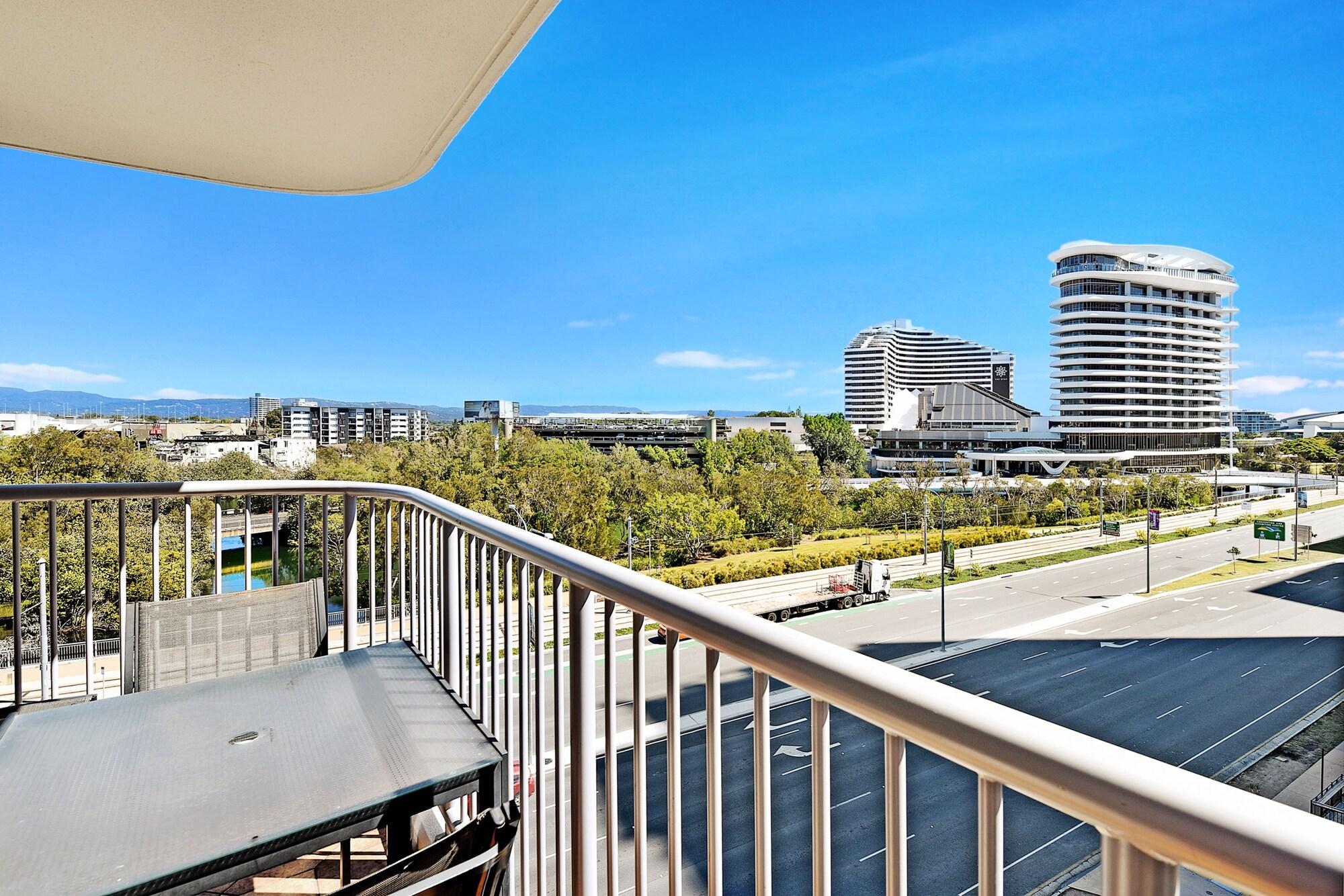 Broadbeach Travel Inn Apartments Gold Coast Buitenkant foto