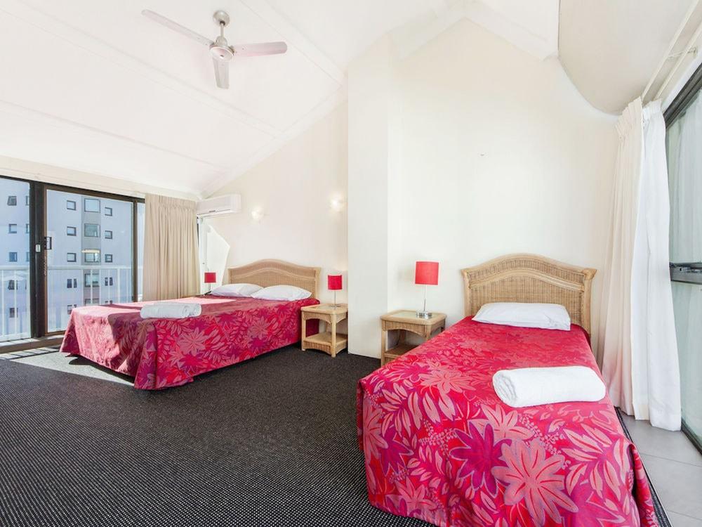 Broadbeach Travel Inn Apartments Gold Coast Buitenkant foto