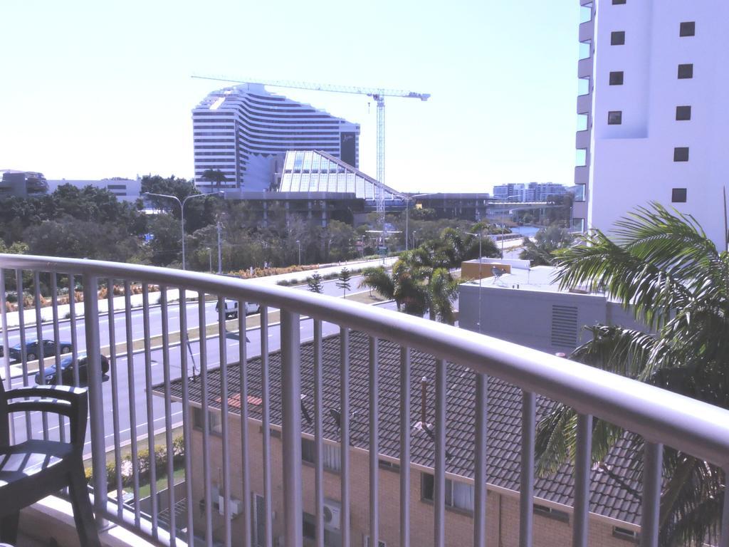 Broadbeach Travel Inn Apartments Gold Coast Buitenkant foto