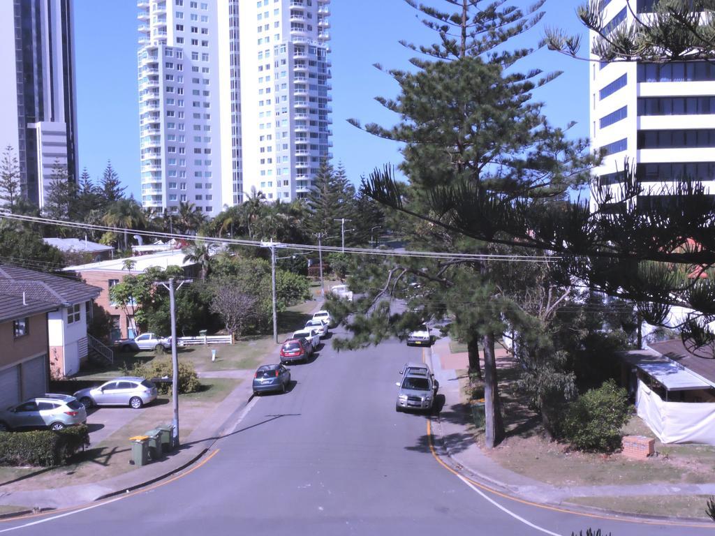 Broadbeach Travel Inn Apartments Gold Coast Buitenkant foto