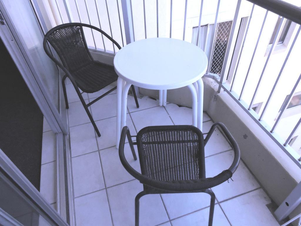 Broadbeach Travel Inn Apartments Gold Coast Buitenkant foto