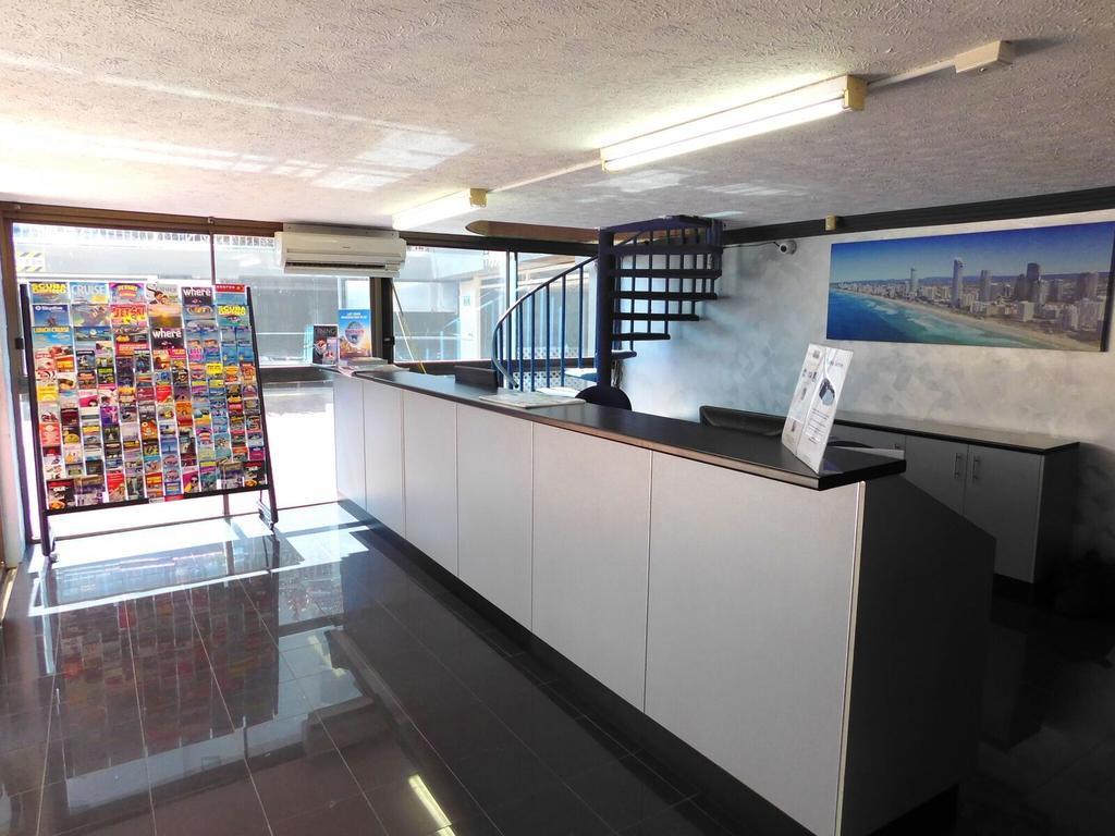 Broadbeach Travel Inn Apartments Gold Coast Buitenkant foto