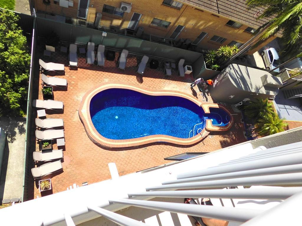 Broadbeach Travel Inn Apartments Gold Coast Buitenkant foto
