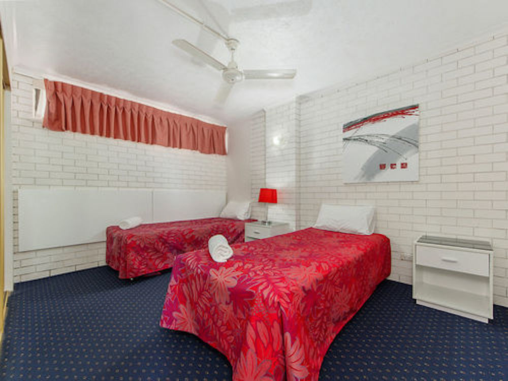 Broadbeach Travel Inn Apartments Gold Coast Buitenkant foto