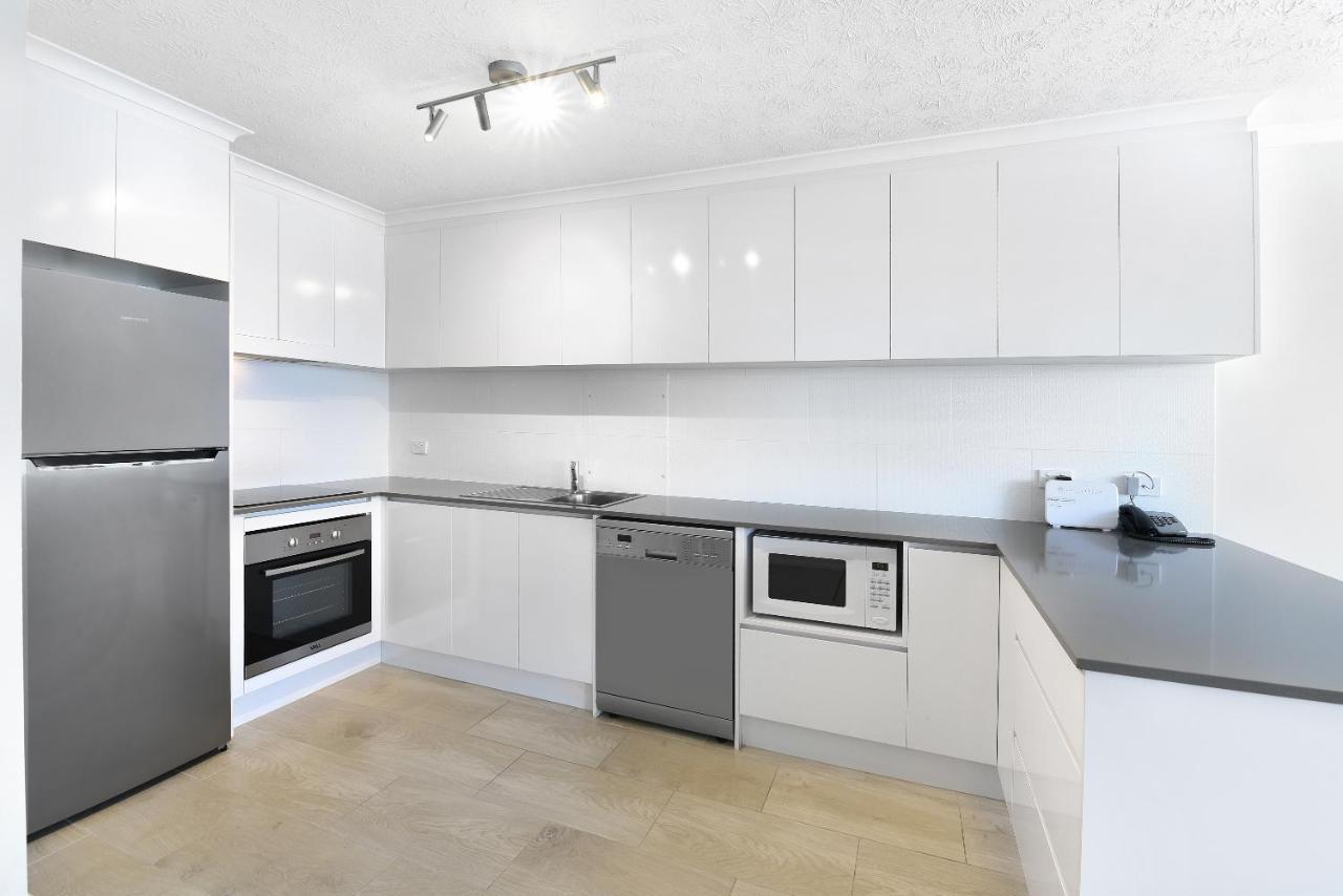 Broadbeach Travel Inn Apartments Gold Coast Buitenkant foto